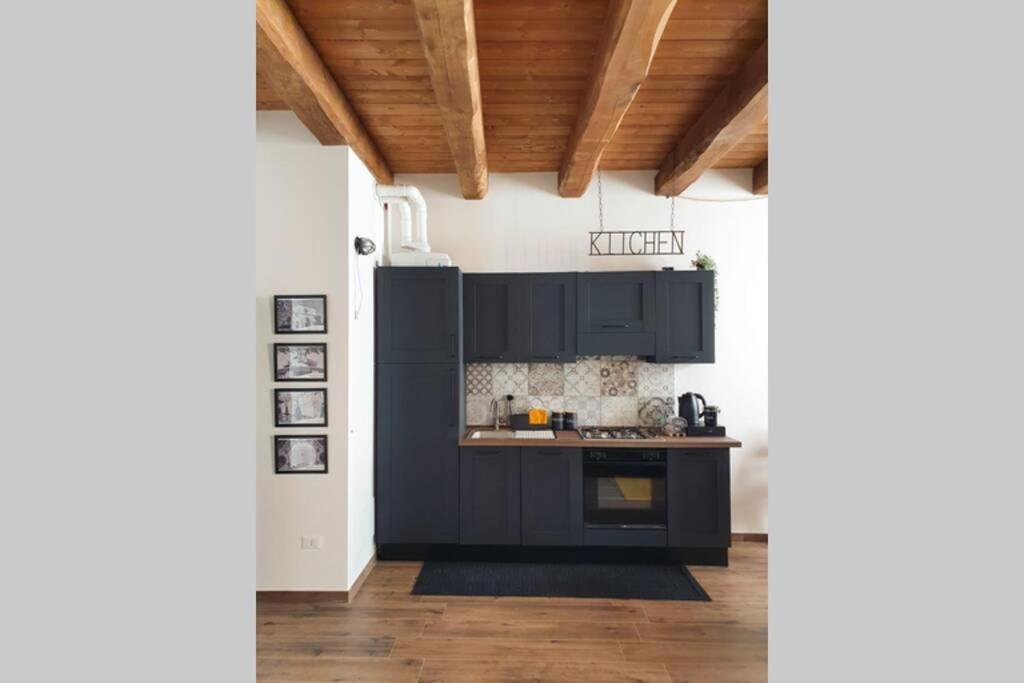 Il Caddi - Caratteristico Monolocale In Pieno Centro Storico Apartamento LʼAquila Exterior foto