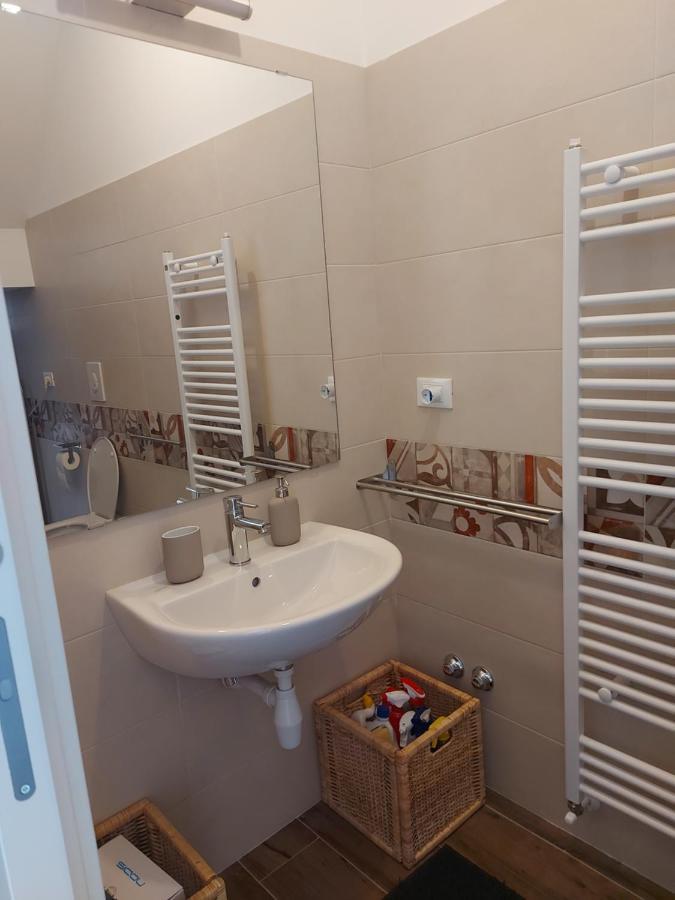 Il Caddi - Caratteristico Monolocale In Pieno Centro Storico Apartamento LʼAquila Exterior foto