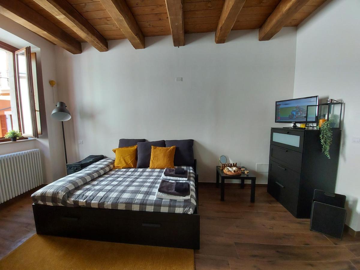 Il Caddi - Caratteristico Monolocale In Pieno Centro Storico Apartamento LʼAquila Exterior foto